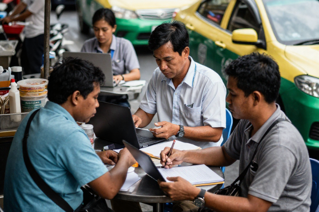 バンコクの業種別（観光・IT・製造・小売・教育）のイメージ