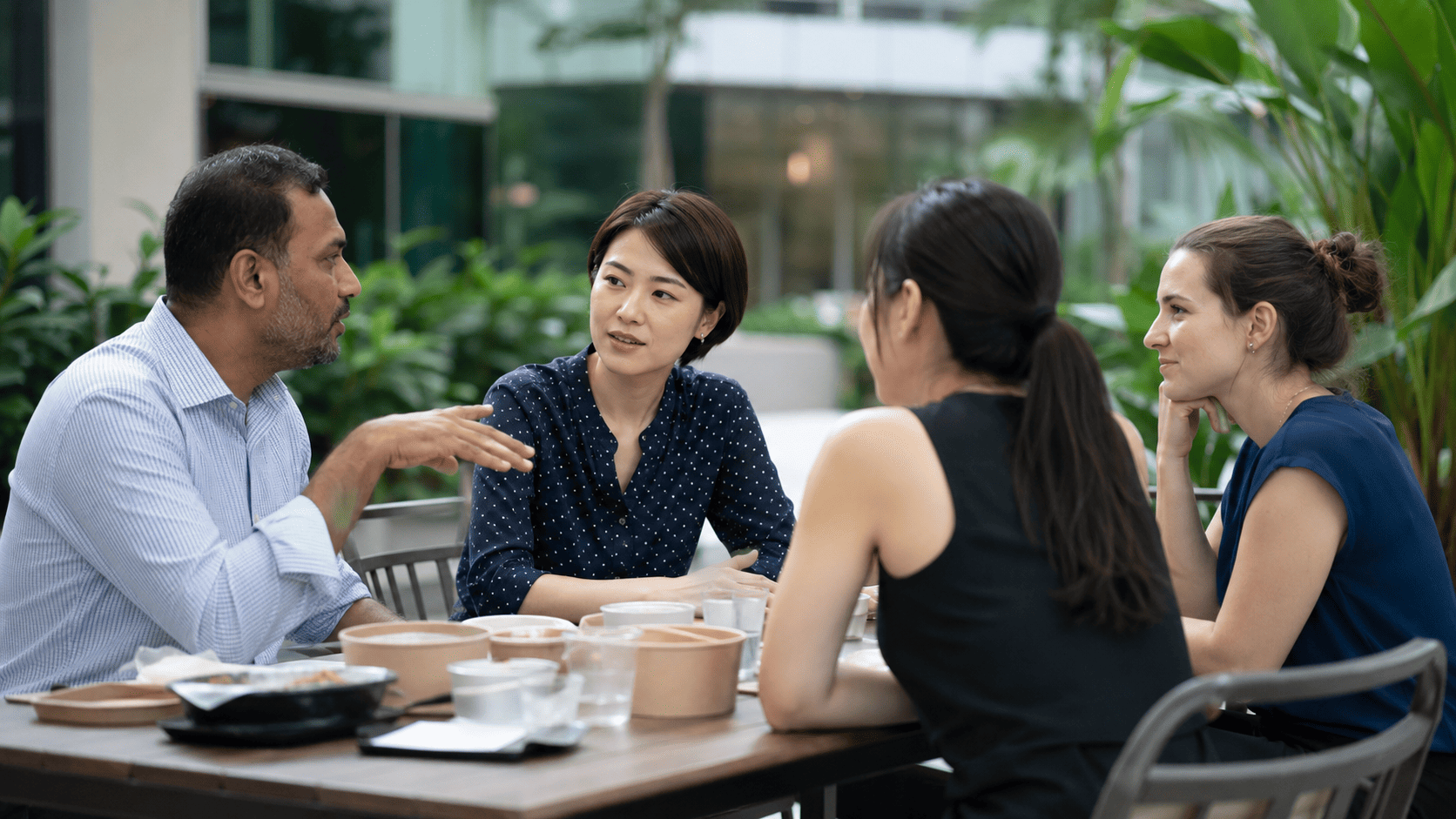 日本と海外での求人情報の違いのイメージ