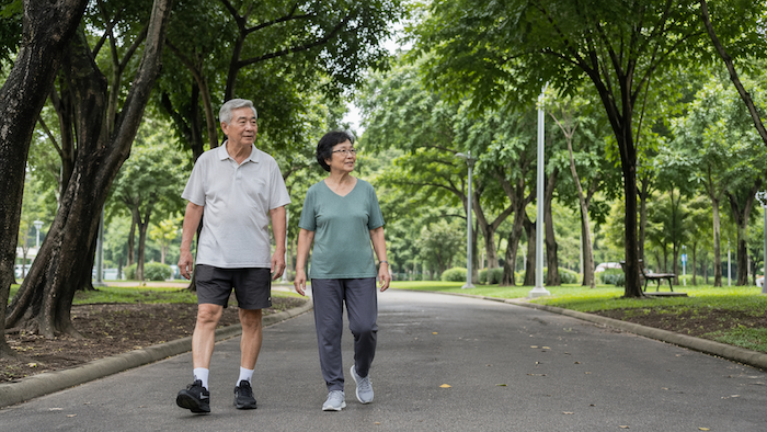 バンコクでシニア世代が海外キャリアを築くイメージ