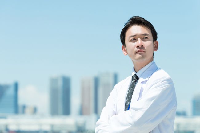 タイ・バンコクでの異業種転職成功へのステップを示すビジネスイメージ