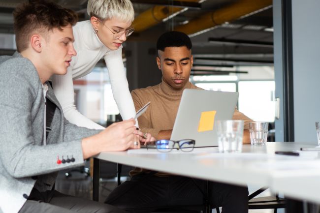 バンコク転職活動における職務経歴書と履歴書の書き方のイメージ