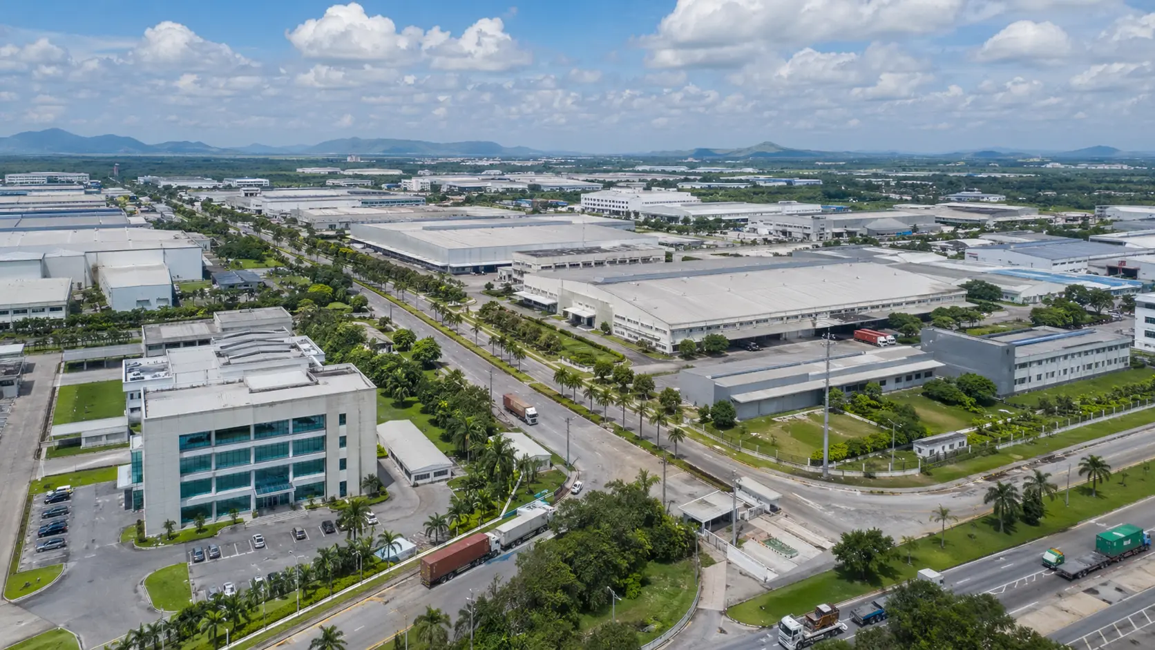 タイ東部の工業団地俯瞰、日系商社の取引基盤となる製造業集積